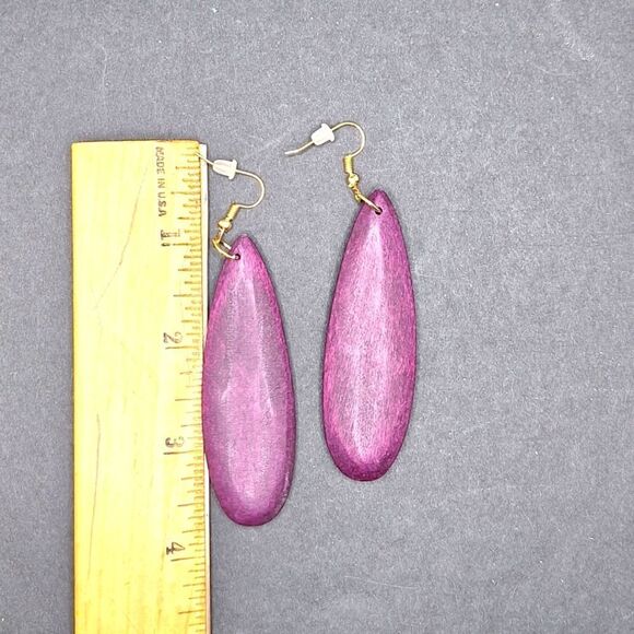 Purple wood tear drop earrings - Picture 3 of 3
